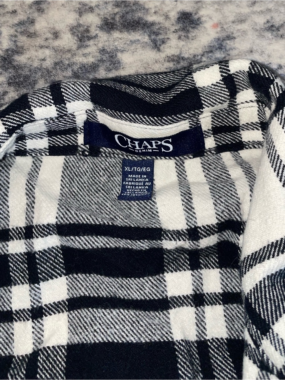 Chaps flannel size XL - Picture 4 of 4